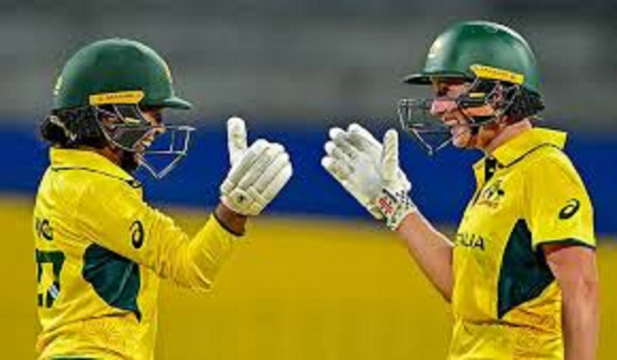 Mooney Century Powers Australia to Win Over Pakistan